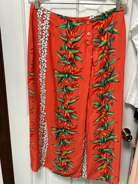 Vintage Hawaiian style Print wrap skirt, midi length. Cambridge Dry goods. Sz 8.